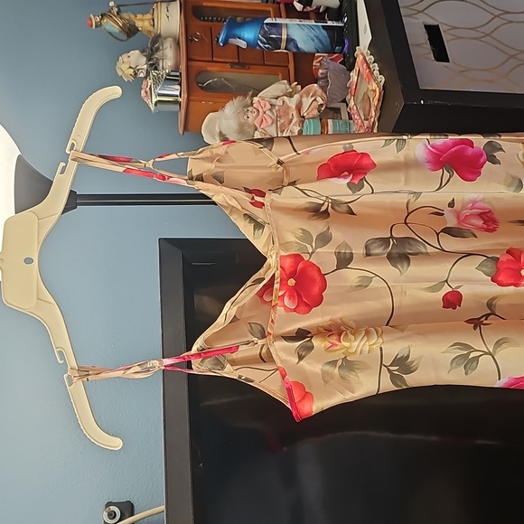 Floral Night Gown And Robe Set - Picture 3 of 5